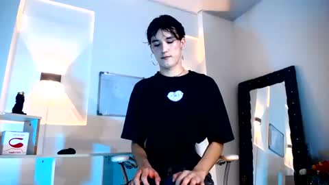 Snapshot of jullian_ricci chatting on 07.16.26 jullian online show from 07.16.26
