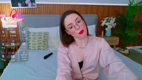 Snapshot of julliross chatting on 05.18.26 Julli online show from 05.18.26