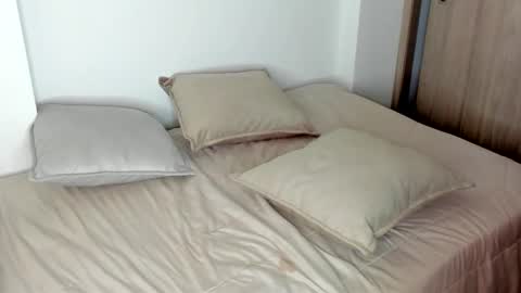 july_correa online show from 03.11.26