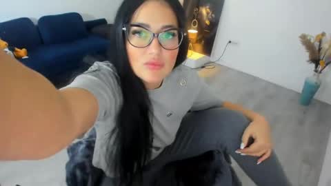 Snapshot of julya_lexa chatting on 04.22.26 Julya online show from 04.22.26