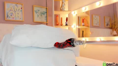  Juliana  online show from 12.22.25