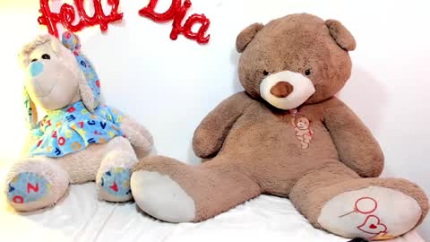 Snapshot of junbootix chatting on 09.29.25 ANGELINA indepen camgrl  online show from 09.29.25