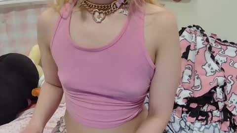 Snapshot of june999bunny chatting on 02.17.26 june999bunny online show from 02.17.26