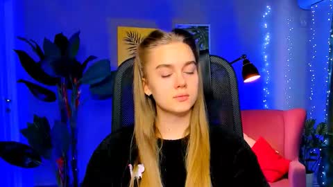 junewoods online show from 01.15.26