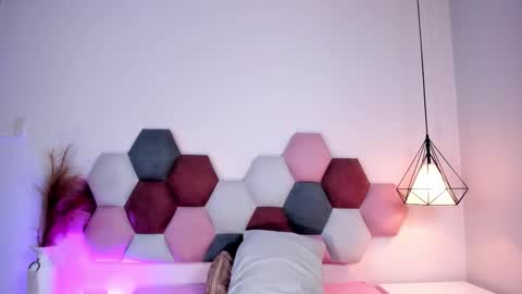 Jupiter Fox online show from 09.15.25