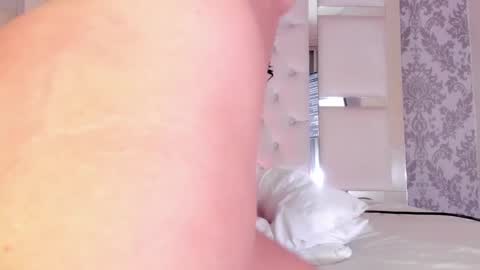 EMI  independent model  online show from 01.20.25