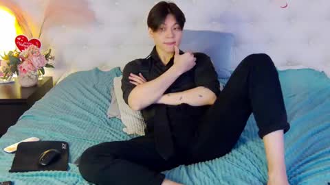 Snapshot of just_gay_ chatting on 02.19.25 just_gay_ online show from 02.19.25
