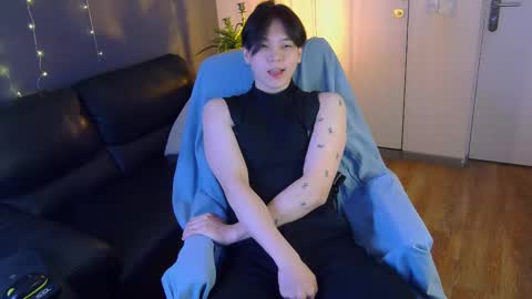 Snapshot of just_gay_ chatting on 03.11.25 just_gay_ online show from 03.11.25