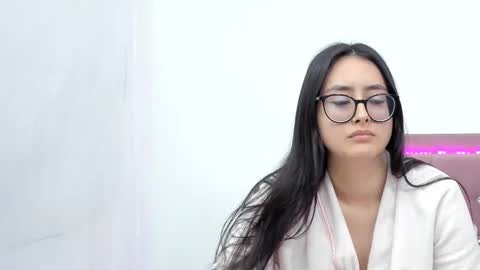 Snapshot of just_isa chatting on 01.26.25 Isa y Luci online show from 01.26.25