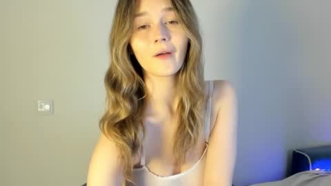 Snapshot of just_jenifer chatting on 12.19.24 Jeni online show from 12.19.24