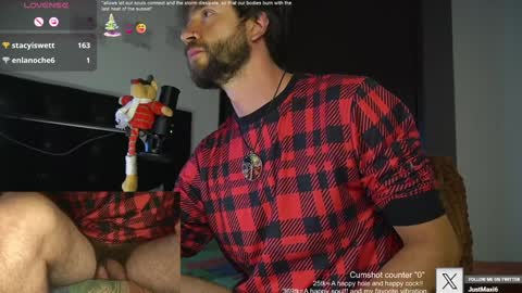 Snapshot of just_your_dreamboy chatting on 12.22.24 Maxi online show from 12.22.24