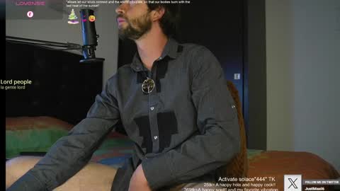 Snapshot of just_your_dreamboy chatting on 02.01.25 Maxi online show from 02.01.25