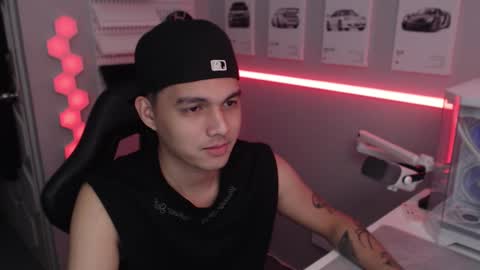 Snapshot of justagamerxxx chatting on 12.16.25 Rhys online show from 12.16.25