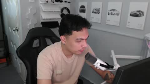 Snapshot of justagamerxxx chatting on 05.18.26 Rhys online show from 05.18.26