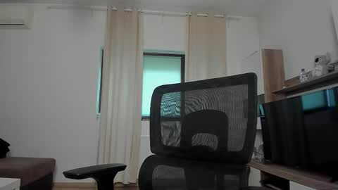 Snapshot of justchloex chatting on 10.27.25 Chloe online show from 10.27.25