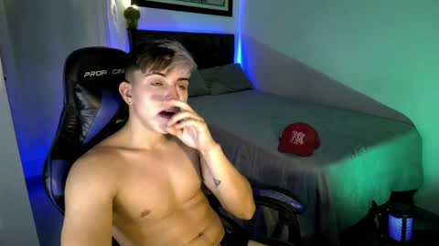 Snapshot of justin_trevor chatting on 04.29.26 Justin trevor online show from 04.29.26