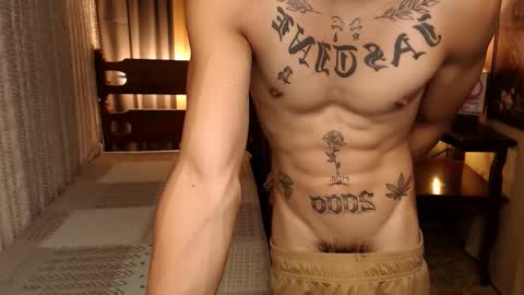 Snapshot of justine_hunk chatting on 12.16.24 justine_hunk online show from 12.16.24