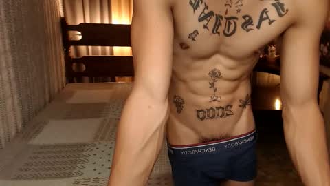 Snapshot of justine_hunk chatting on 12.19.24 justine_hunk online show from 12.19.24