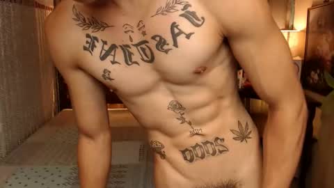 Snapshot of justine_hunk chatting on 12.20.24 justine_hunk online show from 12.20.24