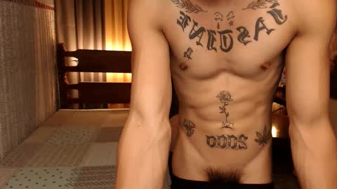 Snapshot of justine_hunk chatting on 12.21.24 justine_hunk online show from 12.21.24
