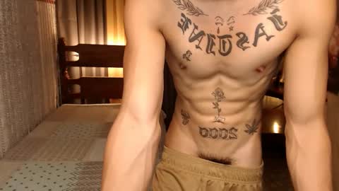 Snapshot of justine_hunk chatting on 12.23.24 justine_hunk online show from 12.23.24