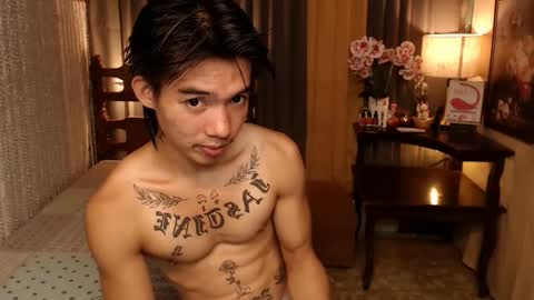 Snapshot of justine_hunk chatting on 12.24.24 justine_hunk online show from 12.24.24