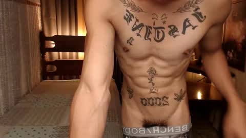 Snapshot of justine_hunk chatting on 12.27.24 justine_hunk online show from 12.27.24