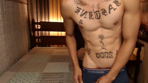 Snapshot of justine_hunk chatting on 12.28.24 justine_hunk online show from 12.28.24
