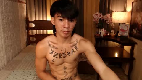 Snapshot of justine_hunk chatting on 01.01.25 justine_hunk online show from 01.01.25