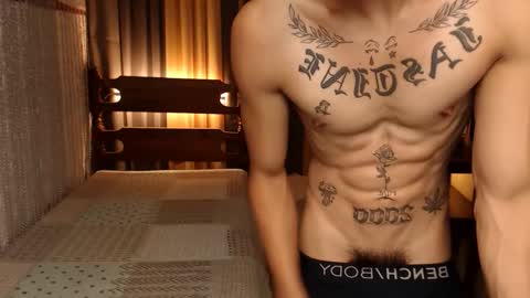 Snapshot of justine_hunk chatting on 01.04.25 justine_hunk online show from 01.04.25