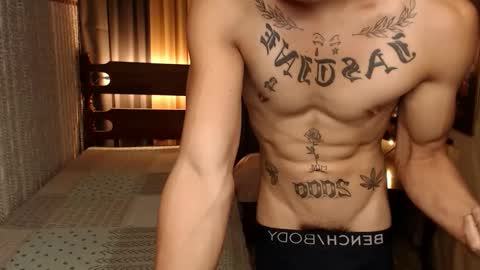 Snapshot of justine_hunk chatting on 01.10.25 justine_hunk online show from 01.10.25
