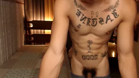 Snapshot of justine_hunk chatting on 01.12.25 justine_hunk online show from 01.12.25