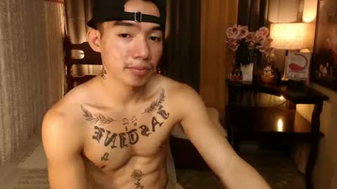 Snapshot of justine_hunk chatting on 02.21.25 justine_hunk online show from 02.21.25