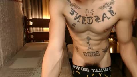 Snapshot of justine_hunk chatting on 02.24.25 justine_hunk online show from 02.24.25