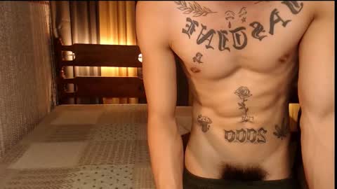 Snapshot of justine_hunk chatting on 03.04.25 justine_hunk online show from 03.04.25