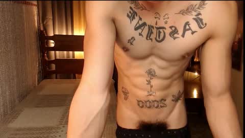 Snapshot of justine_hunk chatting on 03.05.25 justine_hunk online show from 03.05.25