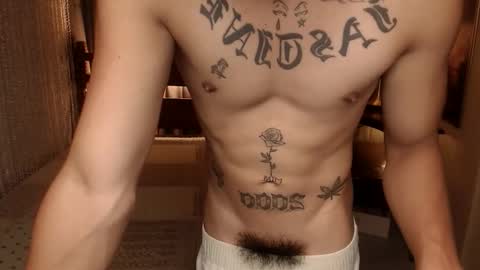 Snapshot of justine_hunk chatting on 09.15.25 justine_hunk online show from 09.15.25
