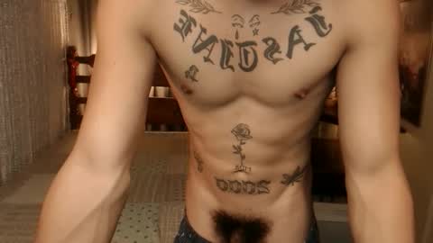 Snapshot of justine_hunk chatting on 10.07.25 justine_hunk online show from 10.07.25