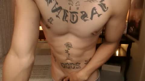 Snapshot of justine_hunk chatting on 10.16.25 justine_hunk online show from 10.16.25