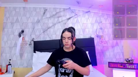 Justine online show from 11.02.25