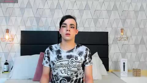 Justine online show from 12.23.25