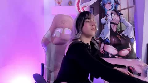 Snapshot of justineperry chatting on 04.19.26 Justine online show from 04.19.26