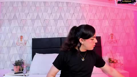 Snapshot of justineperry chatting on 05.19.26 Justine online show from 05.19.26