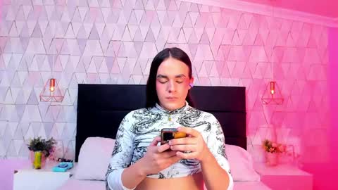 Snapshot of justineperry chatting on 05.24.26 Justine online show from 05.24.26