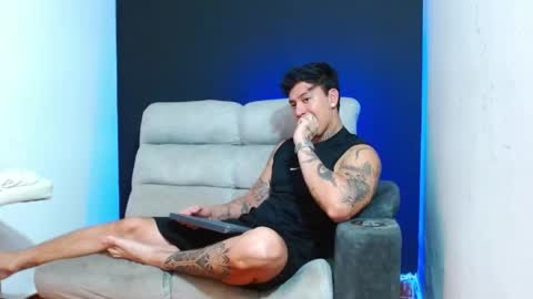 Snapshot of justinfuller_31 chatting on 05.27.26 justinfuller_31 online show from 05.27.26