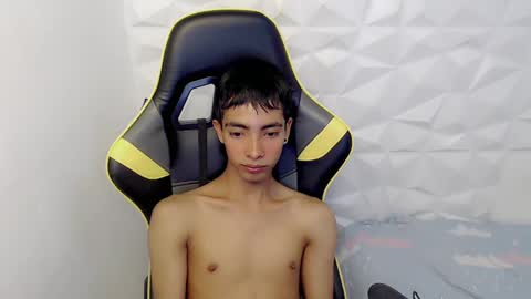 Snapshot of justinn_33 chatting on 03.12.25 J U S T I N online show from 03.12.25