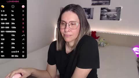 Julie online show from 04.29.26