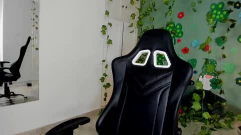 Mia online show from 03.18.26