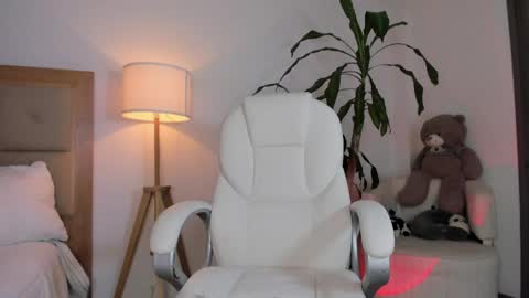 IG imbellamiaa online show from 04.05.26