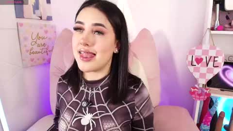 Snapshot of justonecute chatting on 05.19.26 Emy online show from 05.19.26